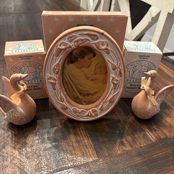 Applause 1988 Lot of Terra-Cotta Picture Frame 3.5X5" and 2 Swans ~ NIB ~ Gifts - Picture 1 of 5